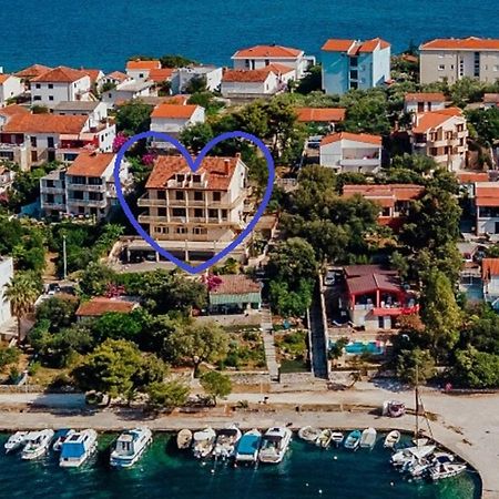 Seaside Apartments Seget Vranjica Exterior foto