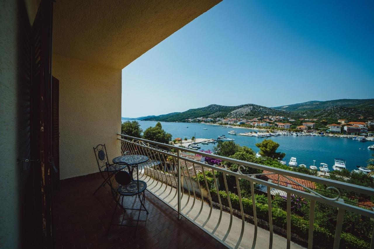 Seaside Apartments Seget Vranjica Exterior foto
