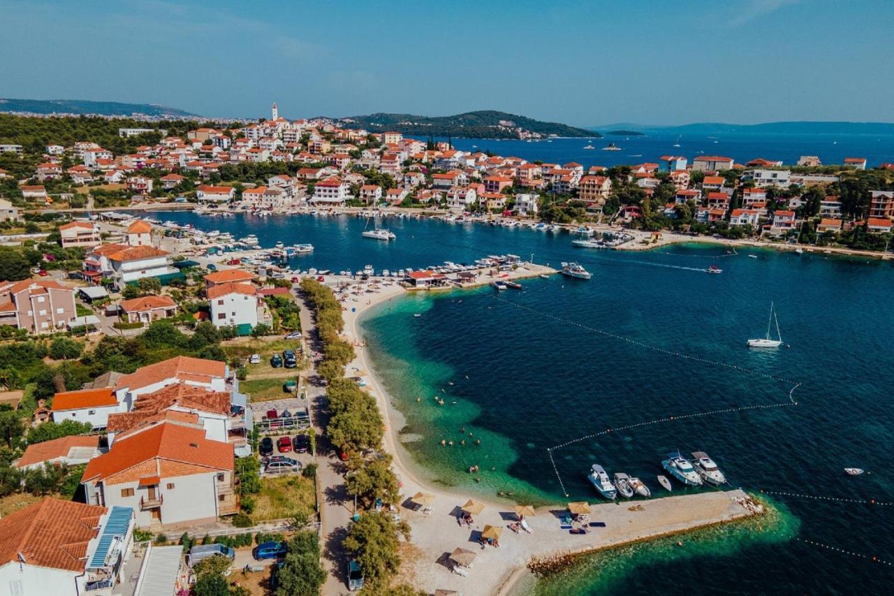 Seaside Apartments Seget Vranjica Exterior foto