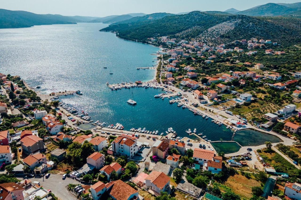 Seaside Apartments Seget Vranjica Exterior foto