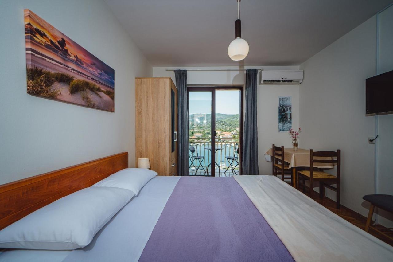 Seaside Apartments Seget Vranjica Exterior foto