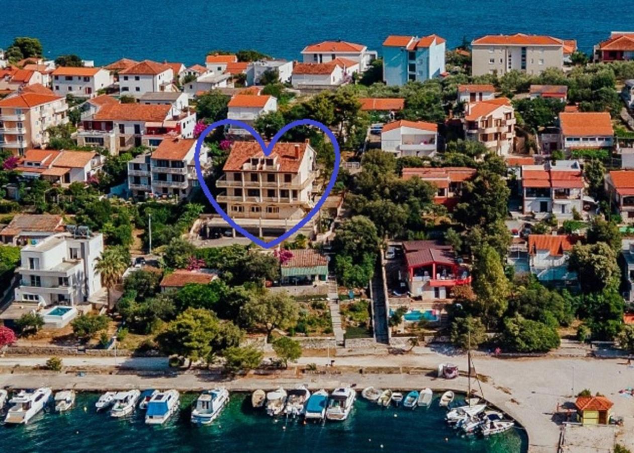 Seaside Apartments Seget Vranjica Exterior foto